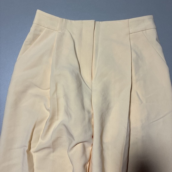 ASOS Light Yellow Twill Buttermilk Pleated Relaxed Wide Leg Pants NWT US Size 8 - Picture 3 of 6